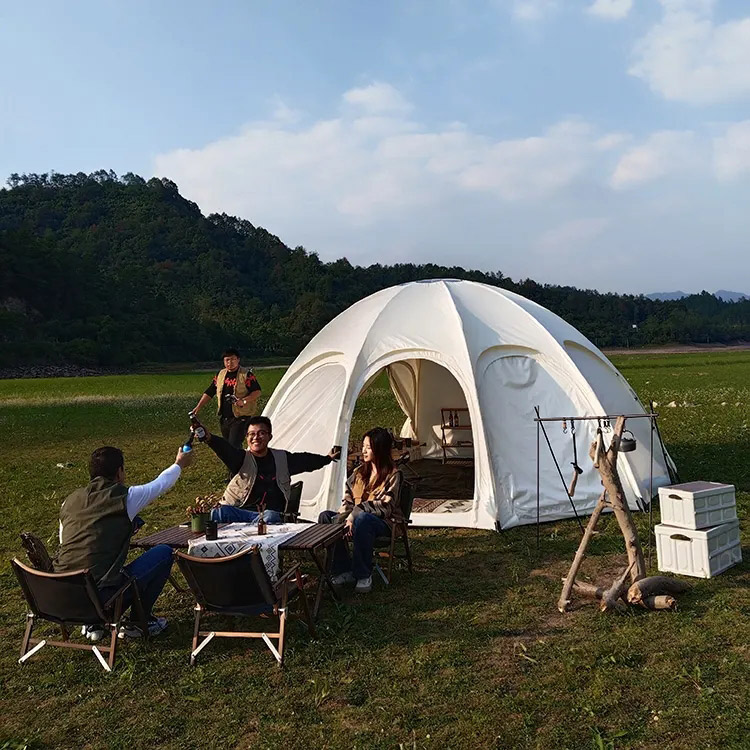 Qu'est-ce qui fait d'une tente en dôme le choix parfait pour les aventures en plein air?