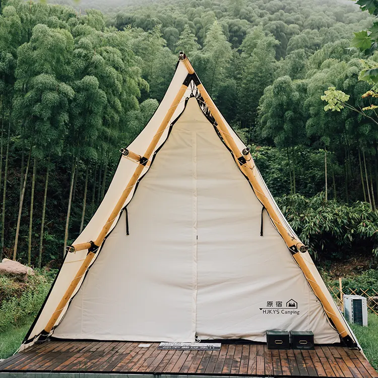Tente triangulaire de camping de mariage romantique